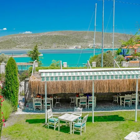 阿拉恰特码头皇宮民宿 2*