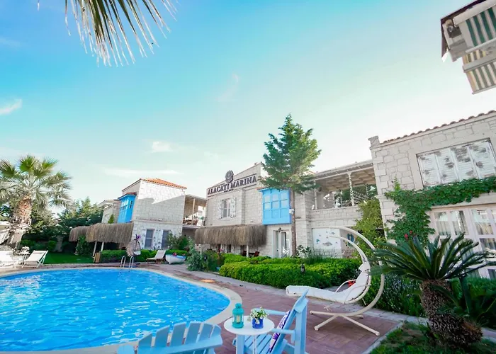 Marina Palace Inn