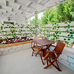 Πανδοχείο Marina Palace
