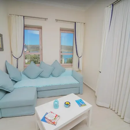 Marina Palace 2*
