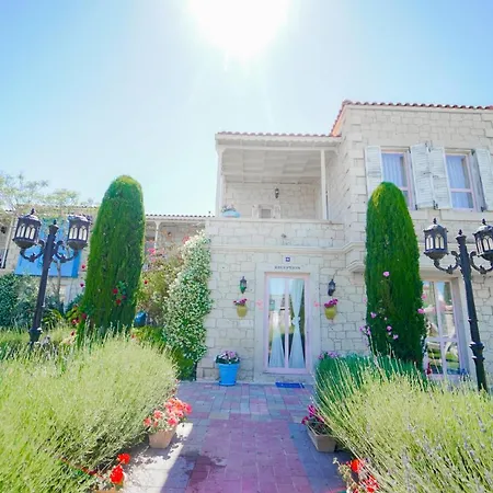 Marina Palace Penzion Alaçatı