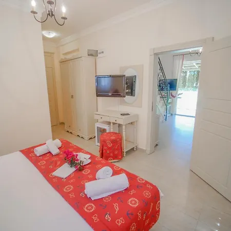 Marina Palace Inn 2*