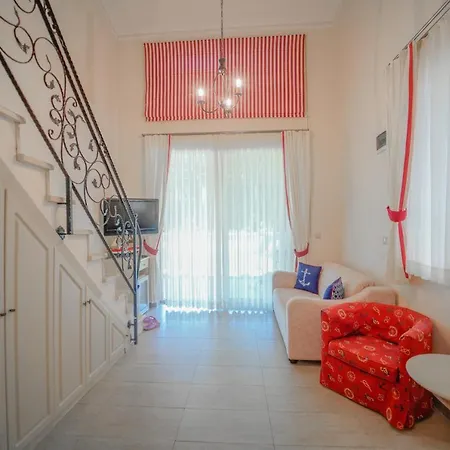 Marina Palace Inn Alaçatı