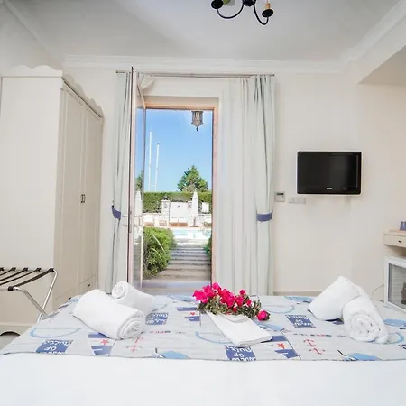 Marina Palace 2* Alacati