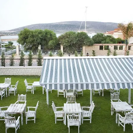 Marina Palace 2*