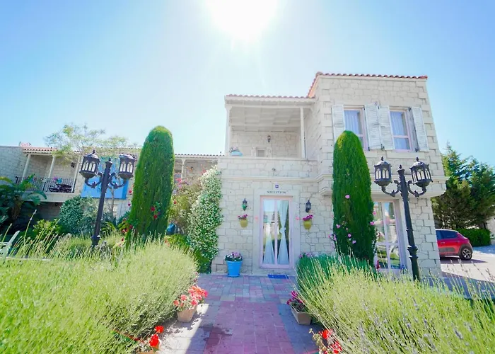 Marina Palace Penzion Alaçatı