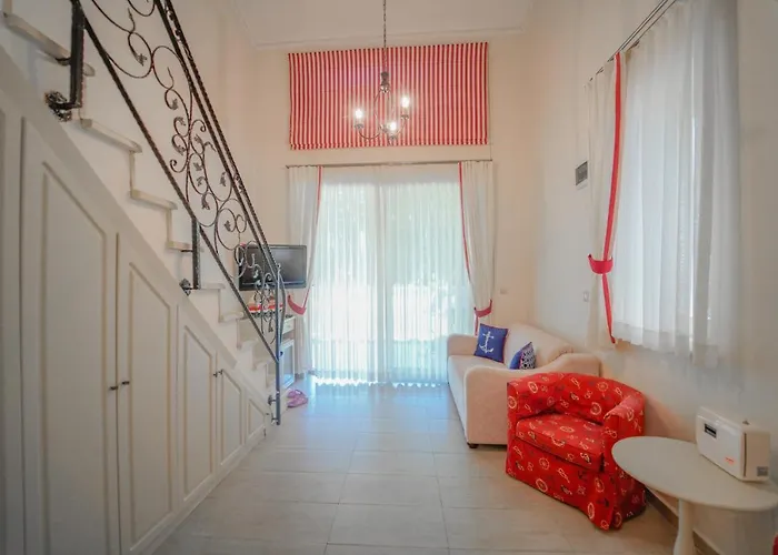 Marina Palace Penzion Alaçatı