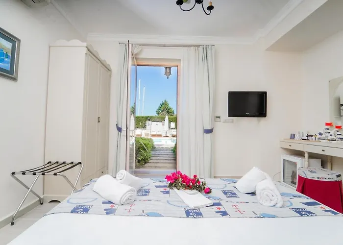 Marina Palace 2* Alaçatı